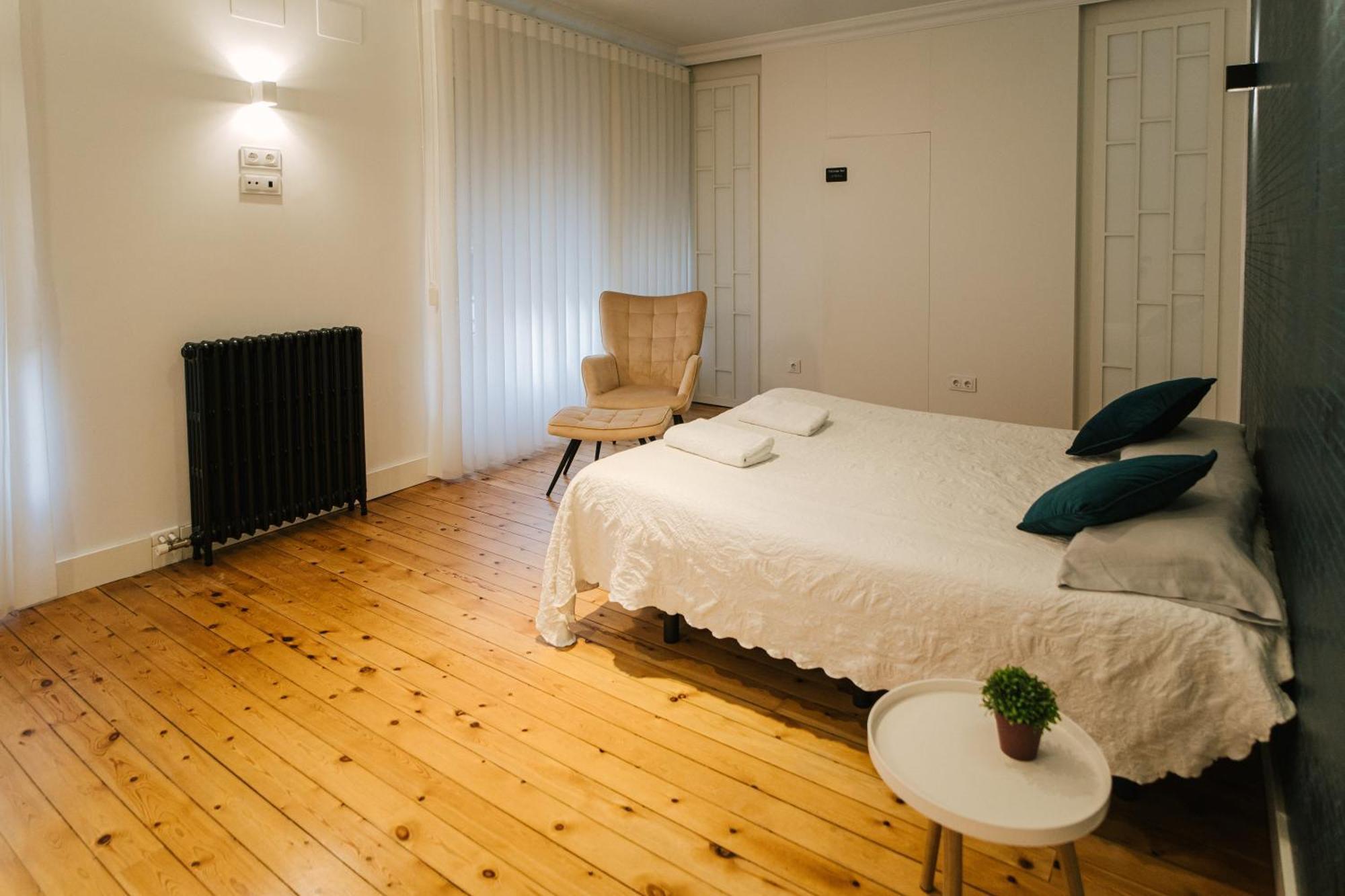 Lujoso Y Amplio Apartamento Con Parking Incluido Leão Exterior foto