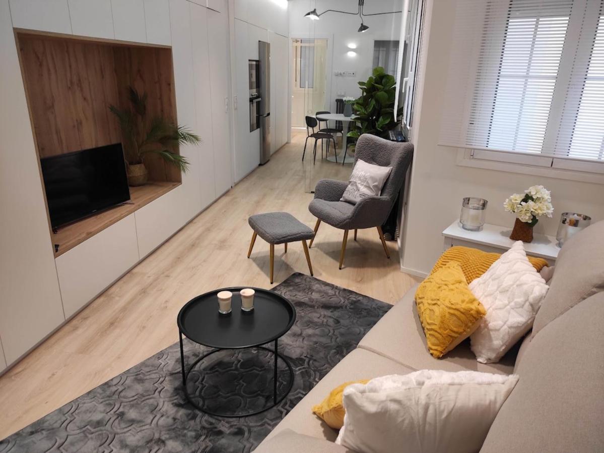 Lujoso Y Amplio Apartamento Con Parking Incluido Leão Exterior foto