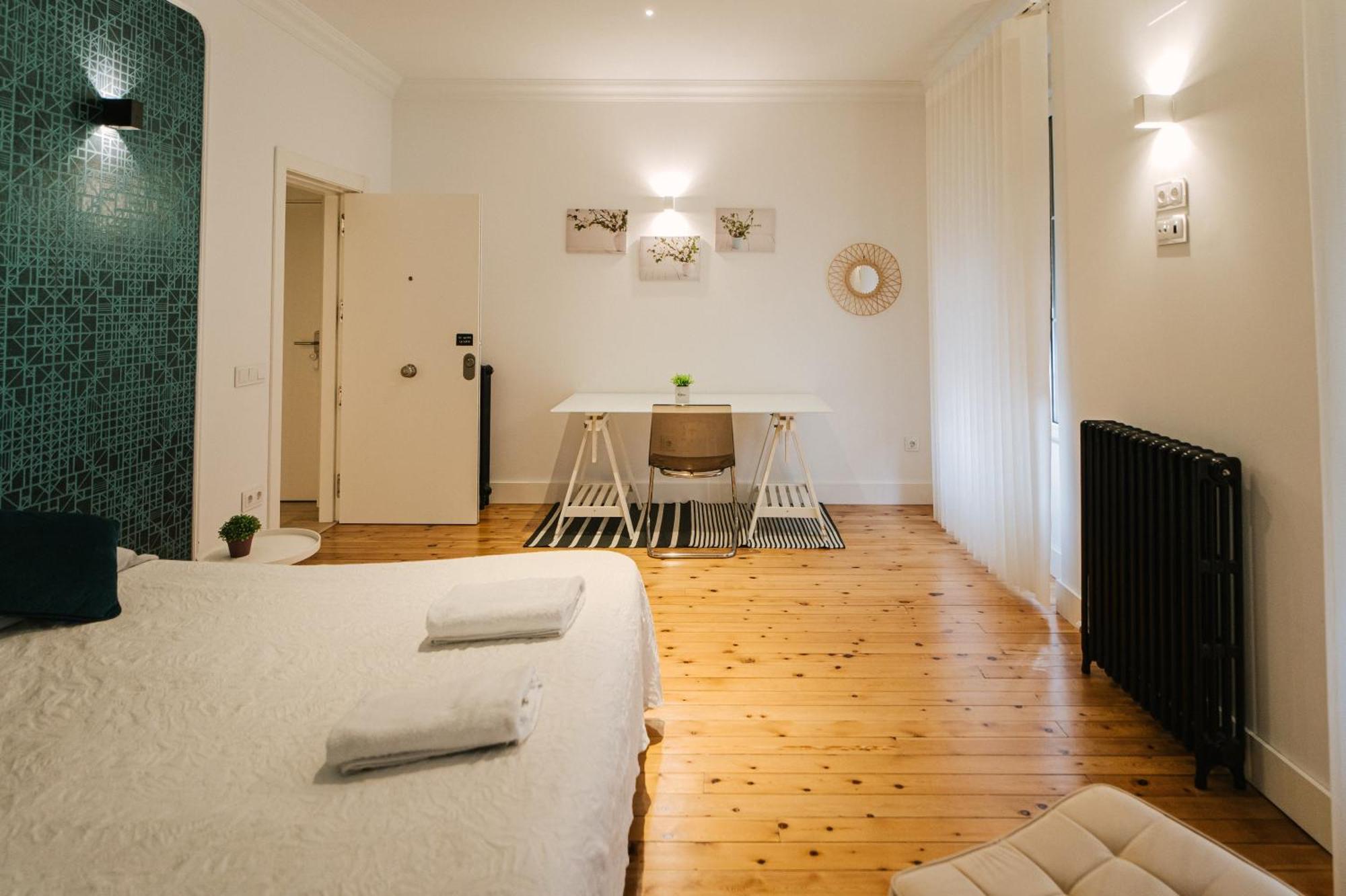 Lujoso Y Amplio Apartamento Con Parking Incluido Leão Exterior foto