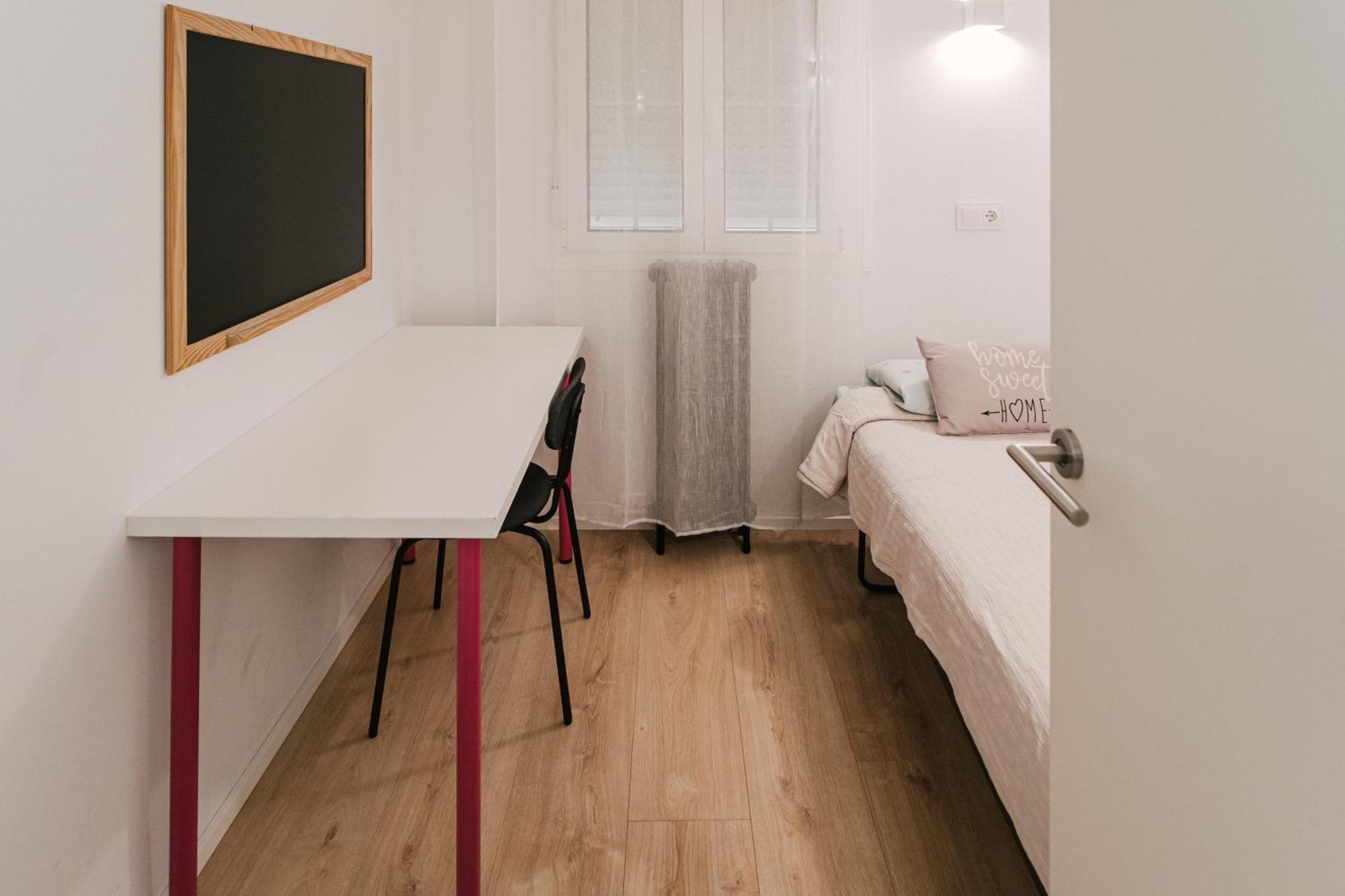 Lujoso Y Amplio Apartamento Con Parking Incluido Leão Exterior foto